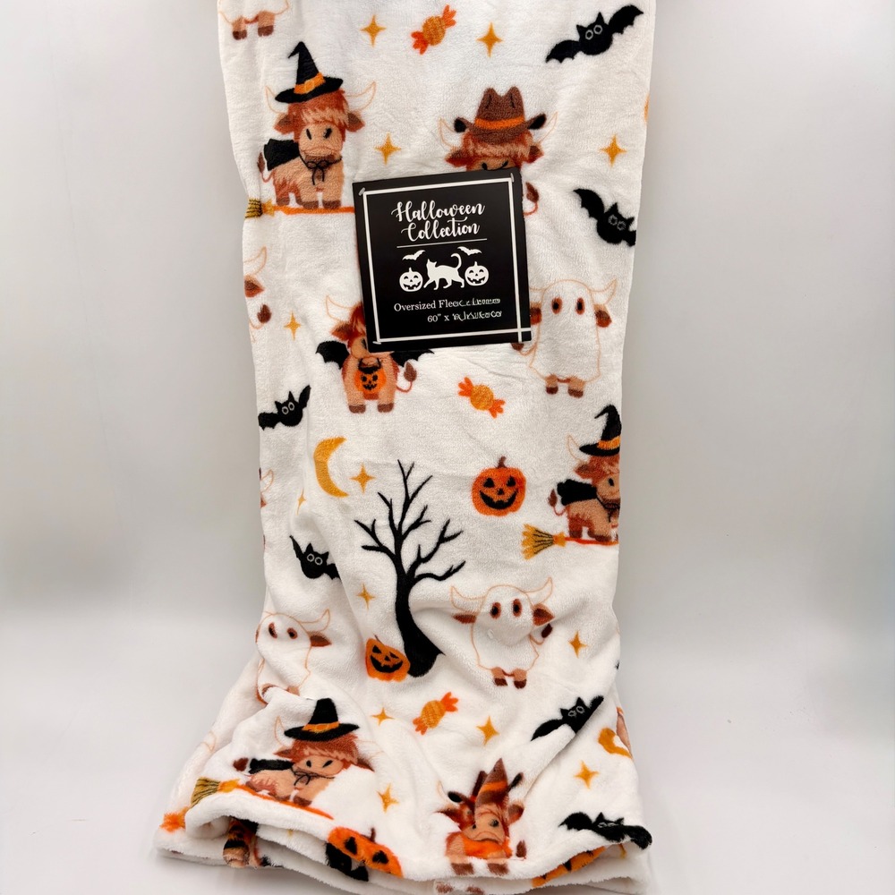 Halloween Collection Highland Cow Oversized Fleece Throw Blanket 60x70 White New
